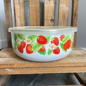 Kobe Kitchen Japan Strawberry Enamel Nesting Bowl with Lid